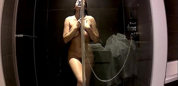  Antonia Sainz in the shower on hotel